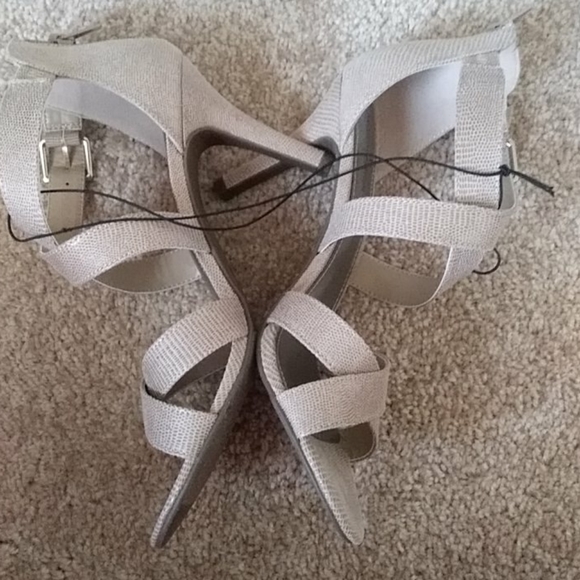 Shoe - Picture 7 of 8